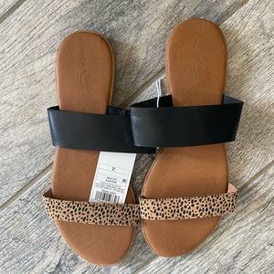 *NEW* Universal Thread Sandals